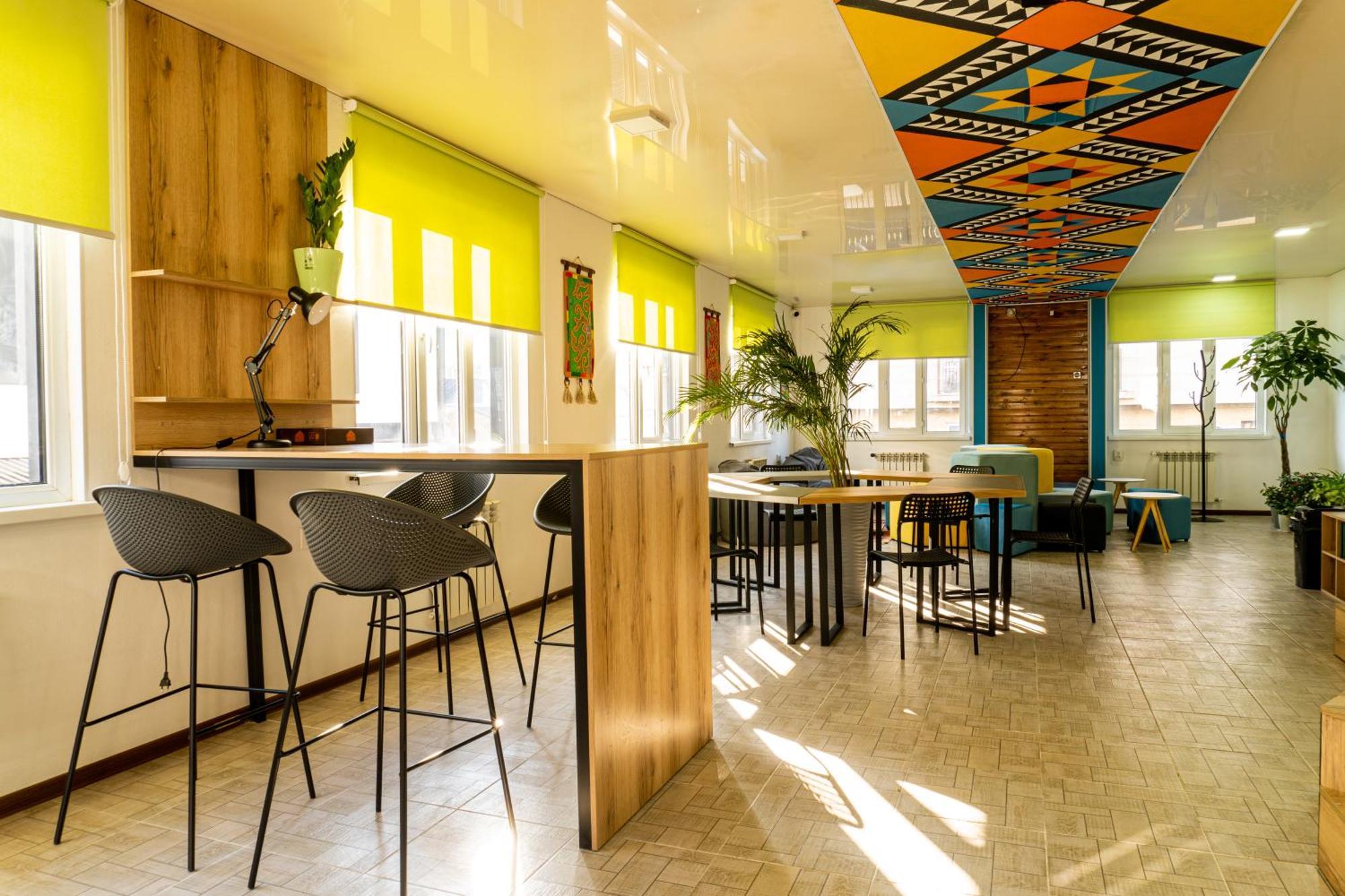 People Hostel & Coworking Bishkek Exterior photo